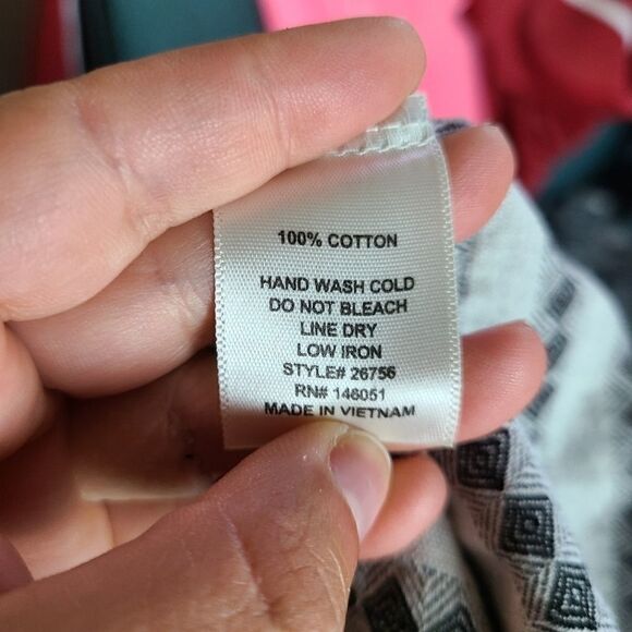 Monteau Sleeveless Diamond Print Top - Picture 8 of 8